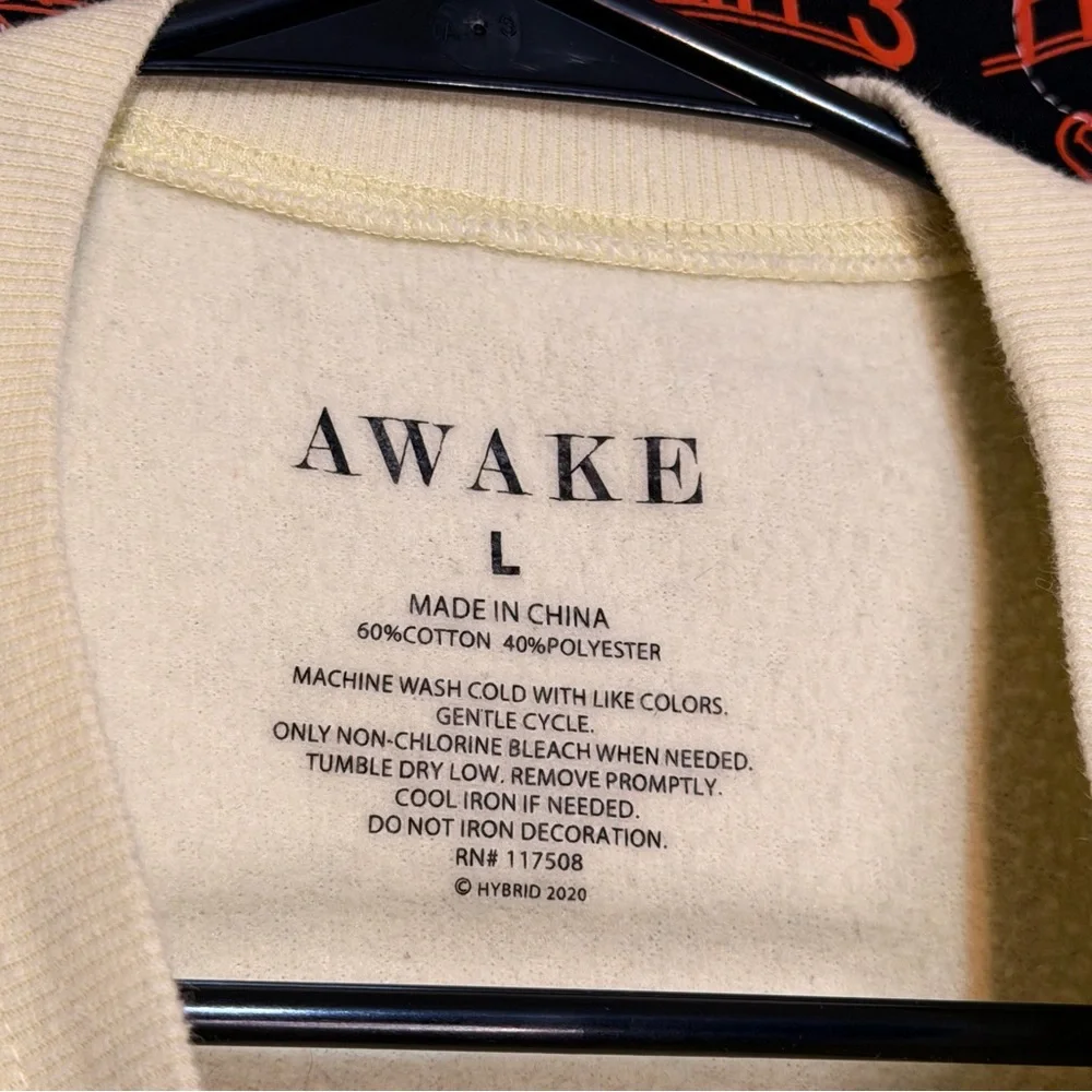 Awake Butterfly Graphic Sweatshirt Yellow Size L - Picture 4 of 7